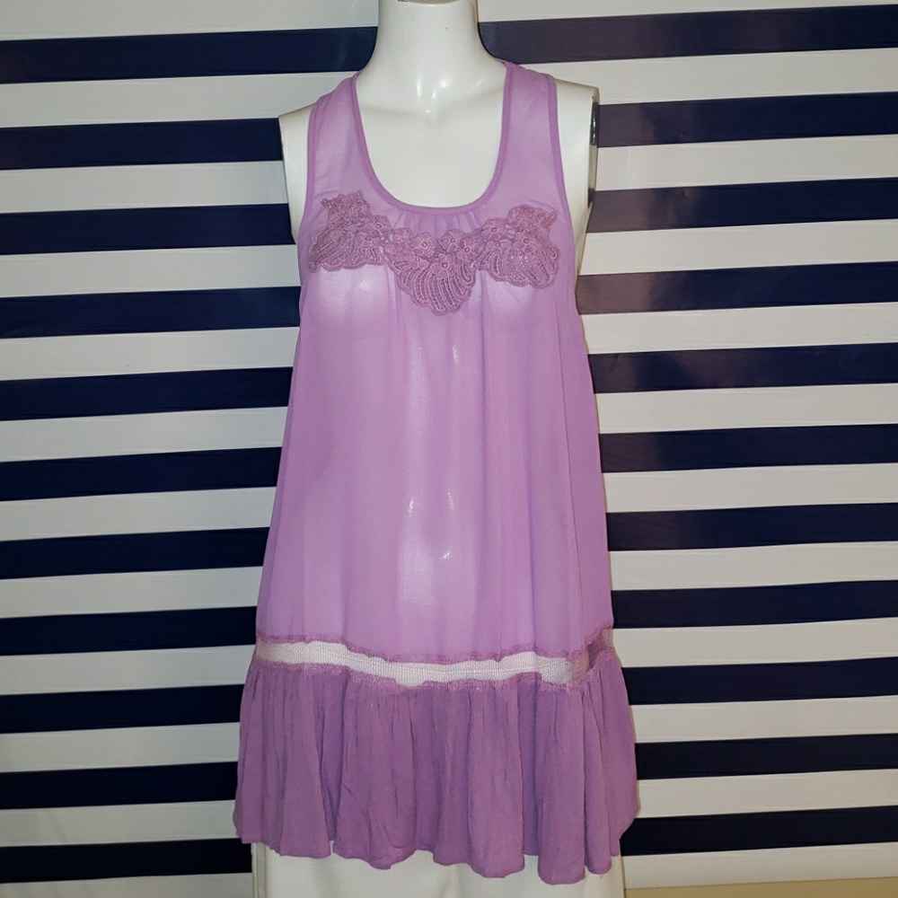 Umgee, sleeveless tank in medium shade of lavender